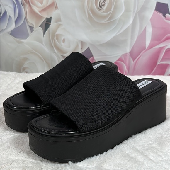 Steve Madden Shoes - Steve Madden Scrunchy Chunky Platform Black Sandal Slides Y2K vibes NEW Sz 7 1/2